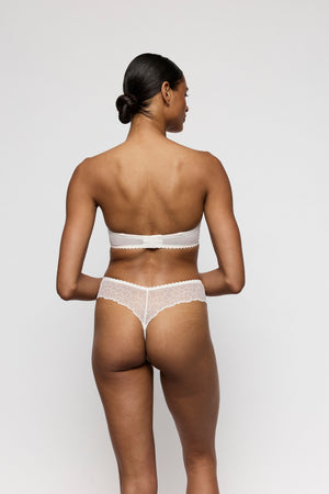 AZELIE String