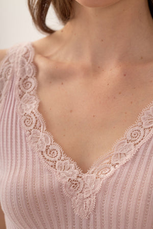 AJOUR BLUME Wolle-Seide-Top